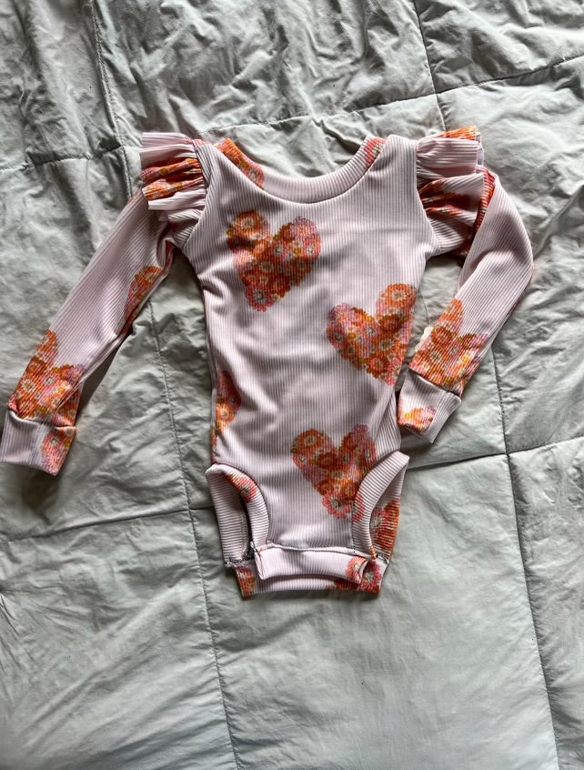 6-9m skinny ribbed heart Leo with snaps