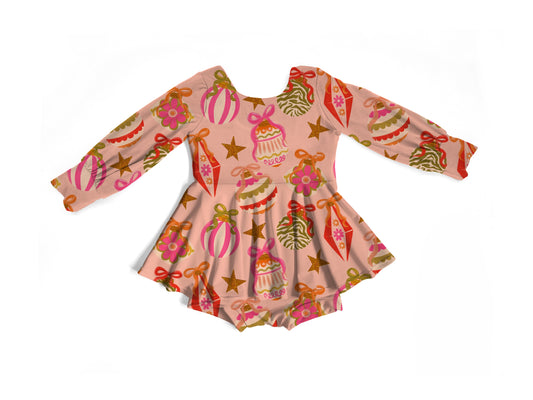 Pink ornaments Brielle
