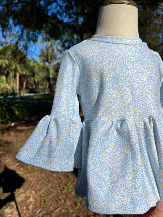 Bell sleeve peplum ( sizes in listing )