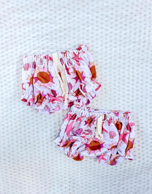 Ruffle shorties
