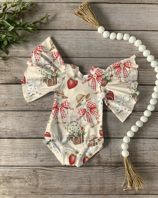 Strawberry goose  Circle sleeve Leo